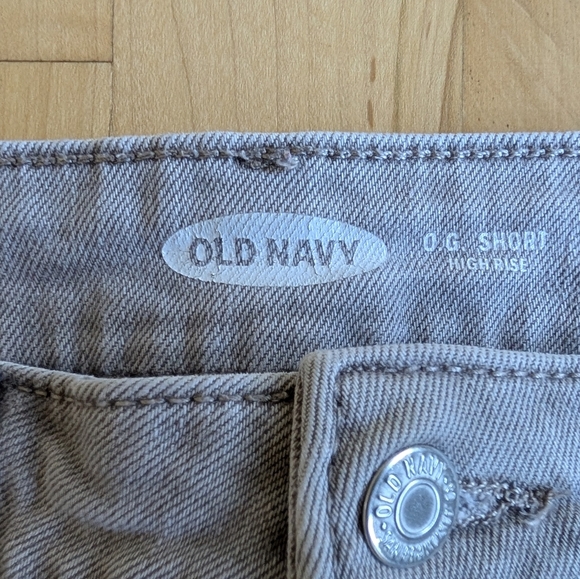 Old Navy Women's Lt. Gray O.G. Short High Rise Shorts, Sz 10 - Picture 4 of 5